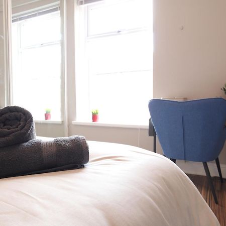 2-Bedroom, Free Parking, High Speed Wi-Fi, Swinton แมนเชสเตอร์ ภายนอก รูปภาพ