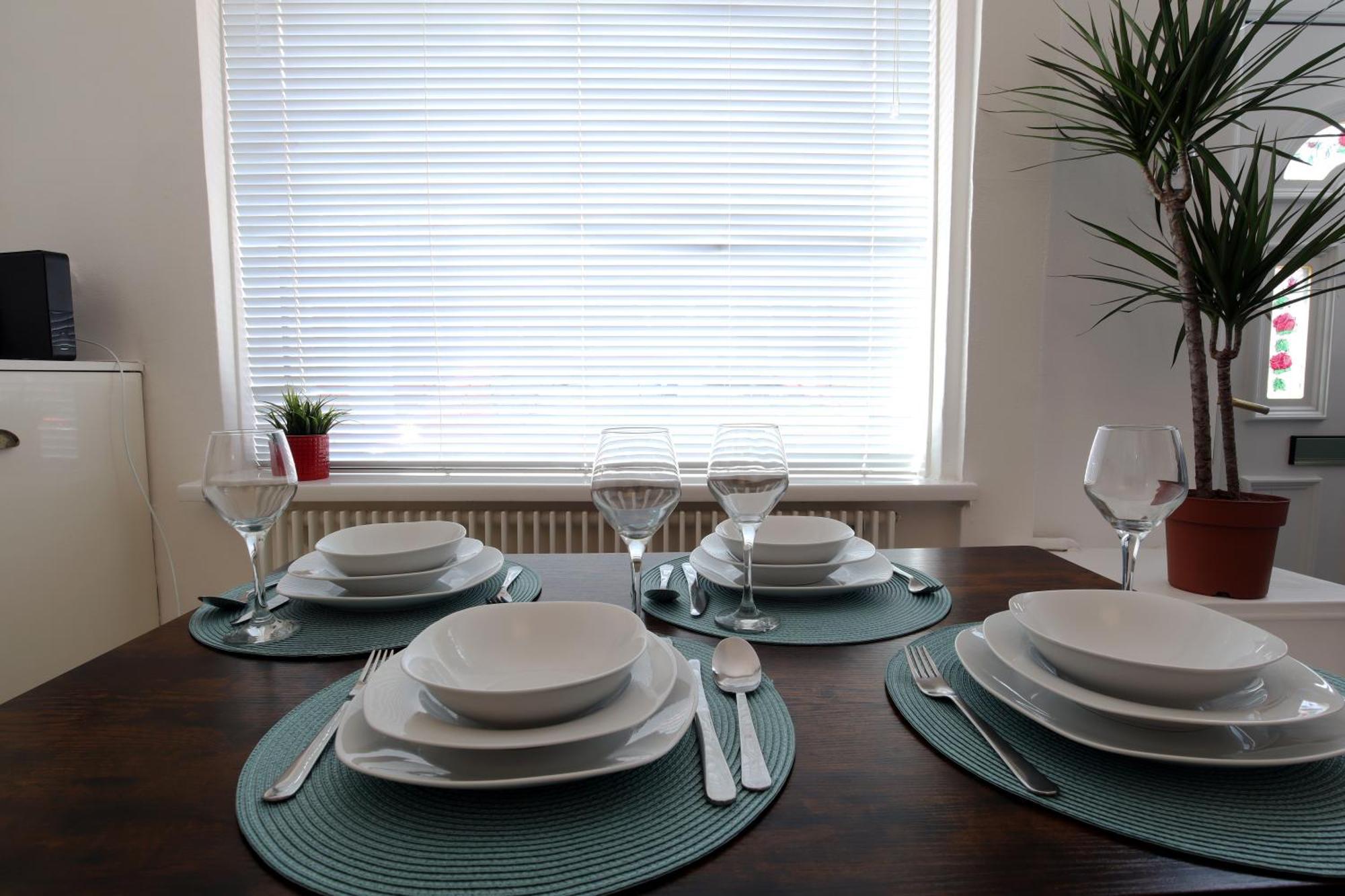 2-Bedroom, Free Parking, High Speed Wi-Fi, Swinton แมนเชสเตอร์ ภายนอก รูปภาพ